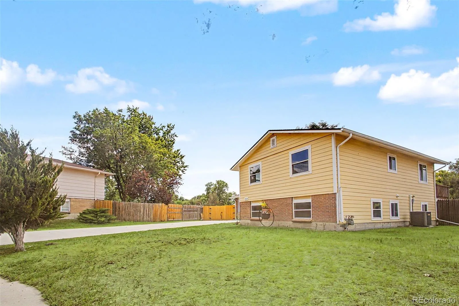 3009 S Dayton Court Denver CO 80231 | MLS #REC6994860 08052026070143 1600 26