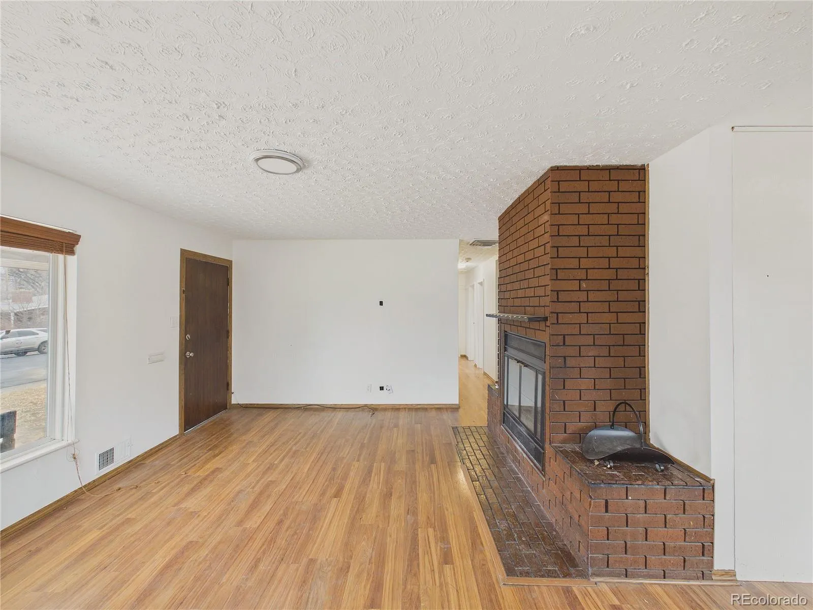 1350 Scranton Street Aurora CO 80011 MLS #REC6996891 05212026145024 1600 24
