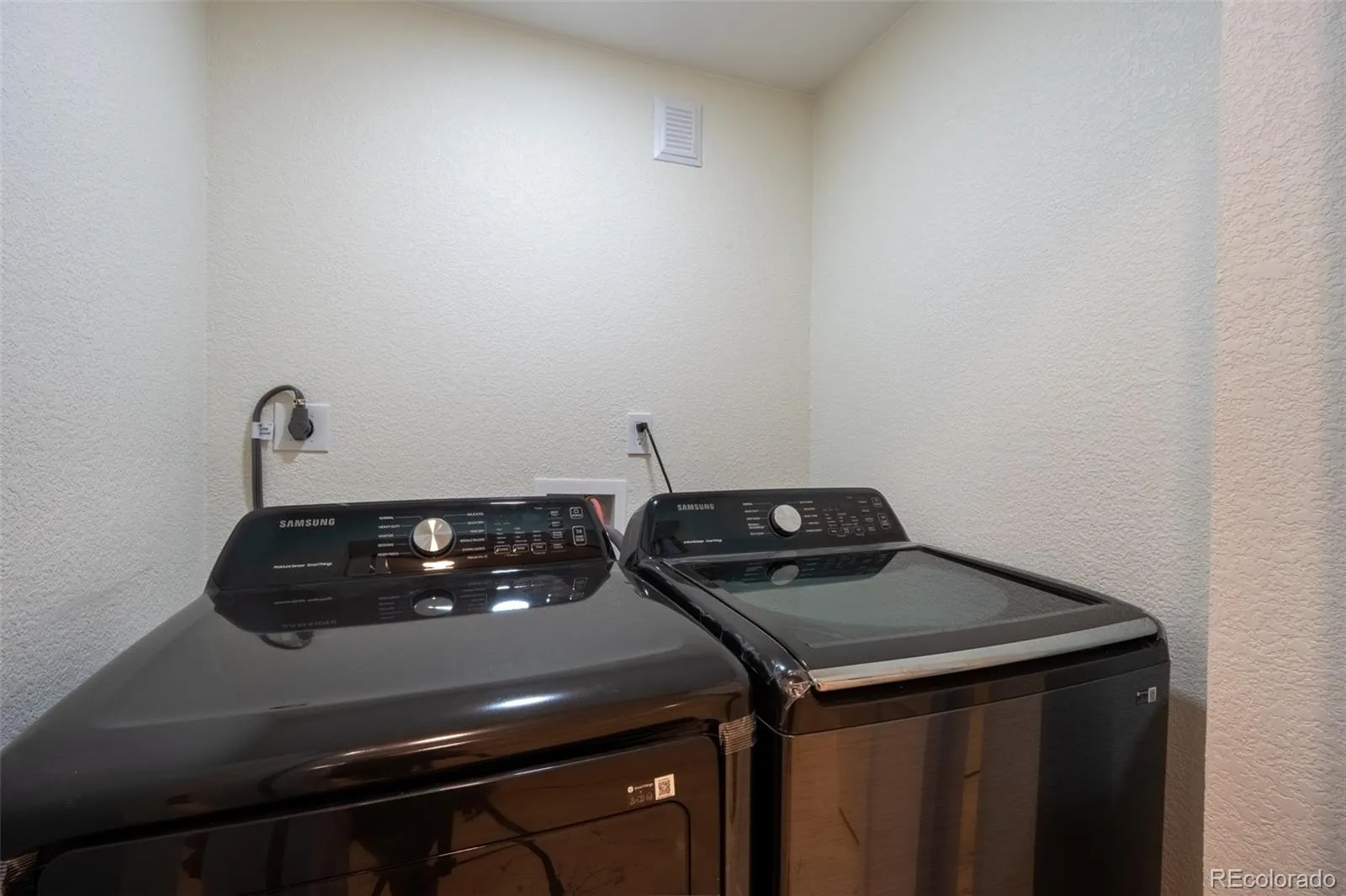 6735 W 2nd Avenue Lakewood CO 80226 MLS #REC6999816 04262026001901 1600 15