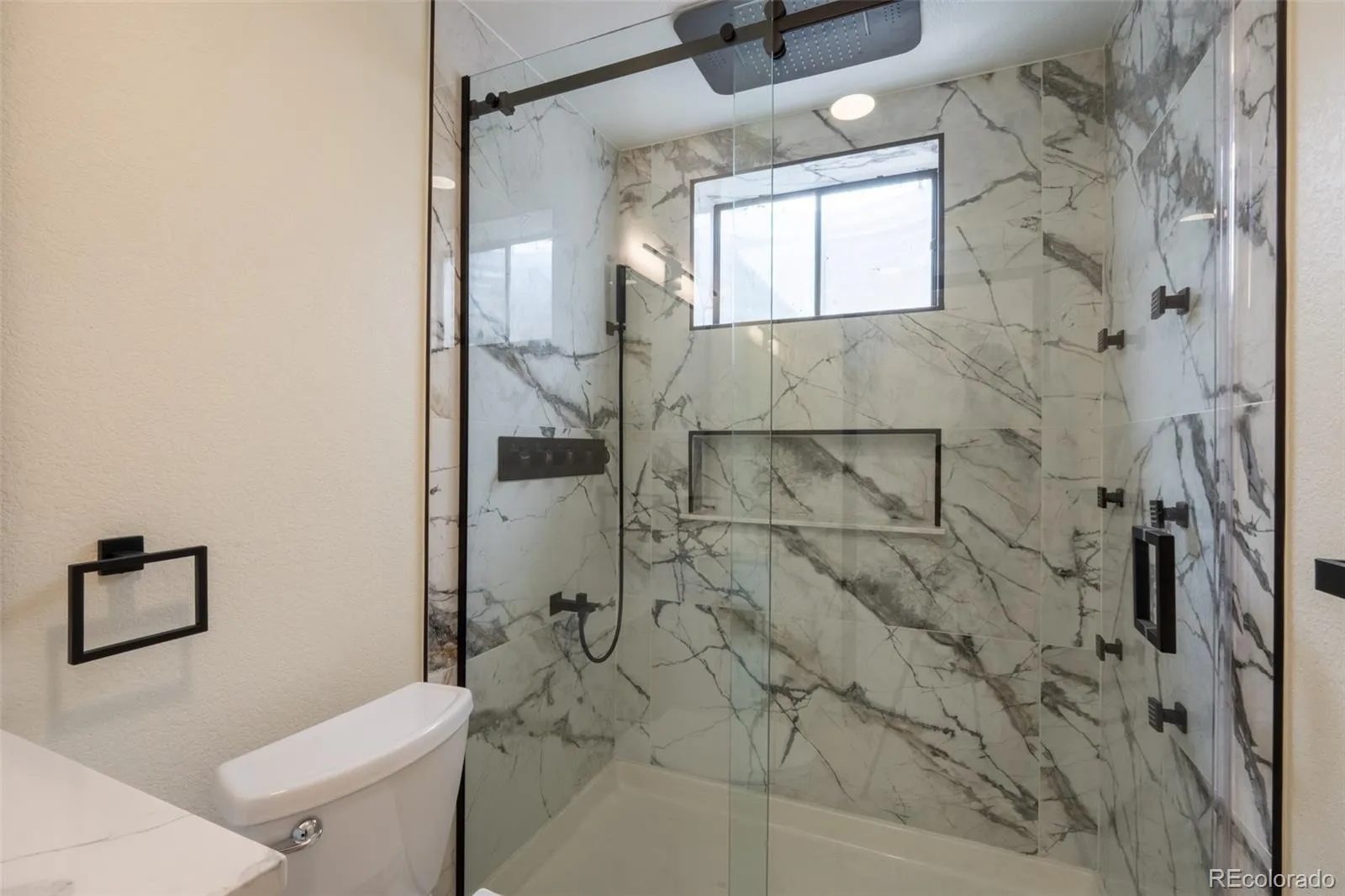 6735 W 2nd Avenue Lakewood CO 80226 MLS #REC6999816 04262026001901 1600 18