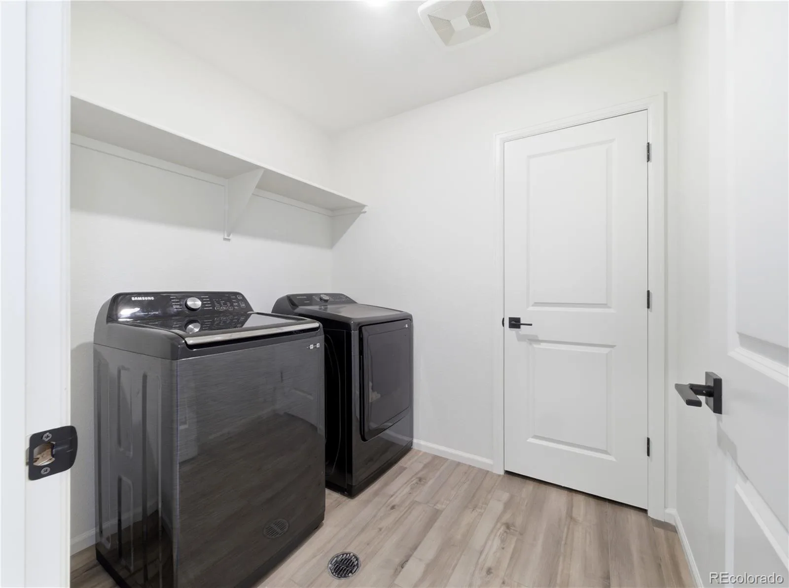 33 Felicity Loop Castle Rock CO 80109 MLS #REC7000265 07252026020548 1600 39