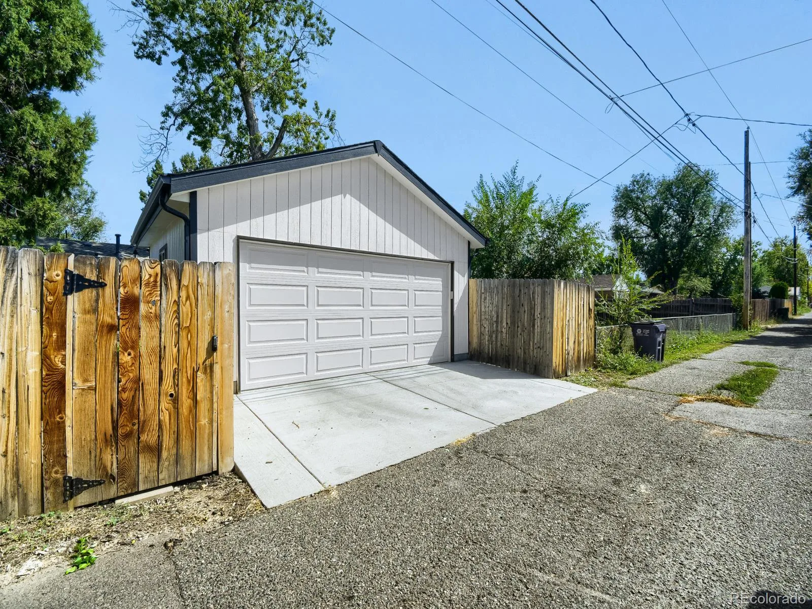 3065 Holly Street Denver CO 80207 | MLS #REC7001742 10082026183203 1600 26