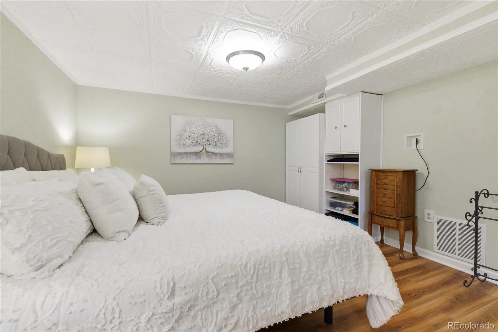 04132026055205 1600 33