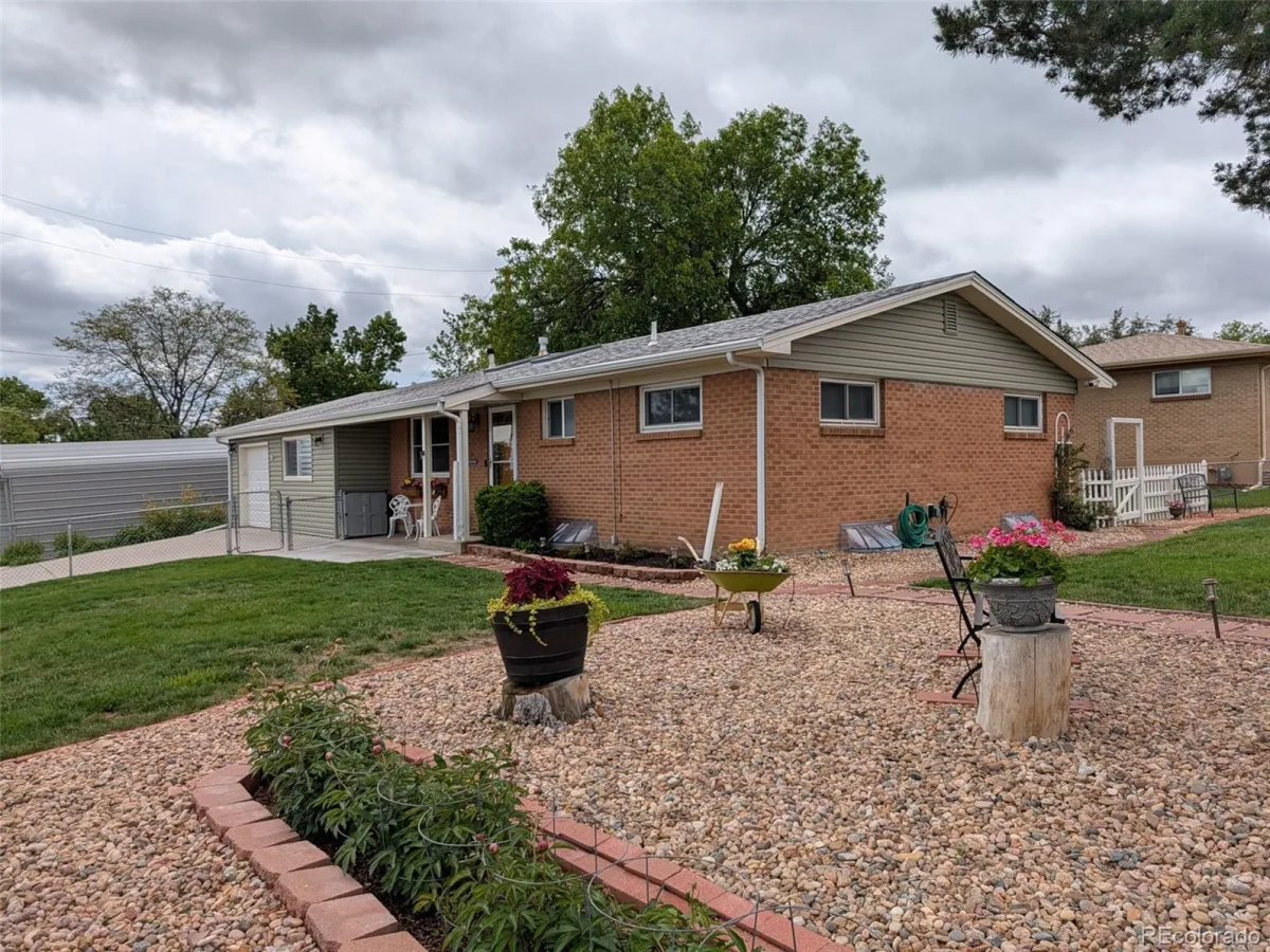 15790 W 10th Avenue Golden CO 80401 | MLS #REC7002631 07212026173411 1200 47