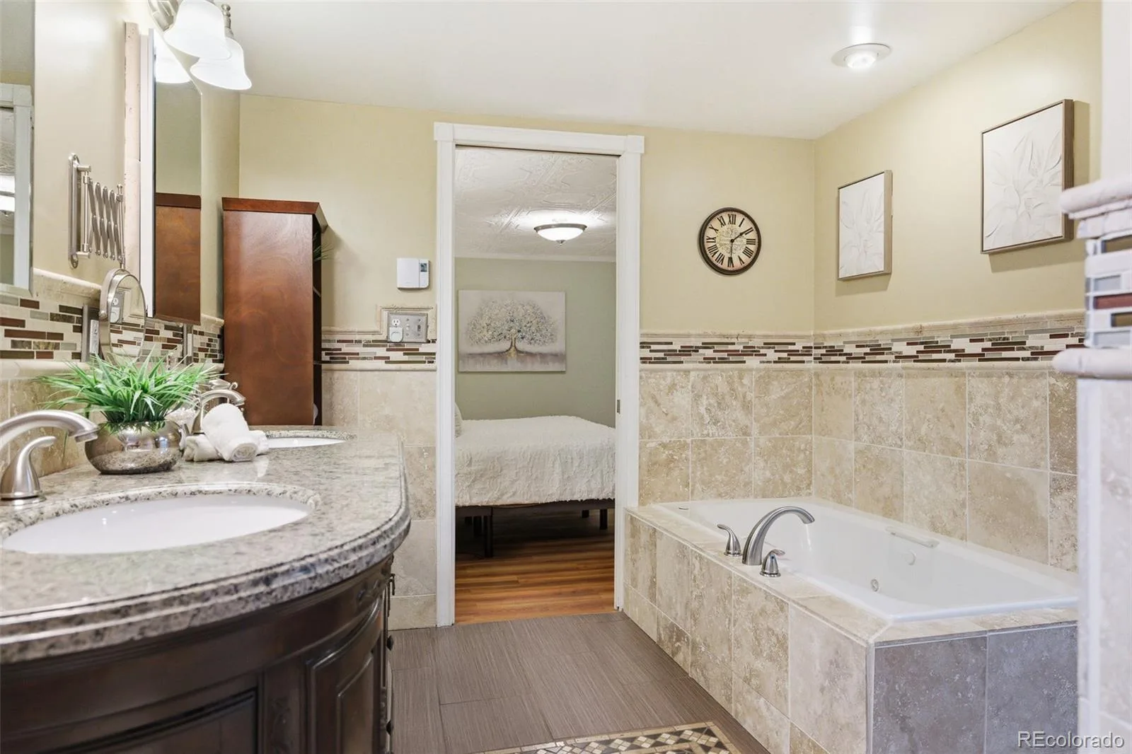 15790 W 10th Avenue Golden CO 80401 | MLS #REC7002631 07212026173411 1600 28