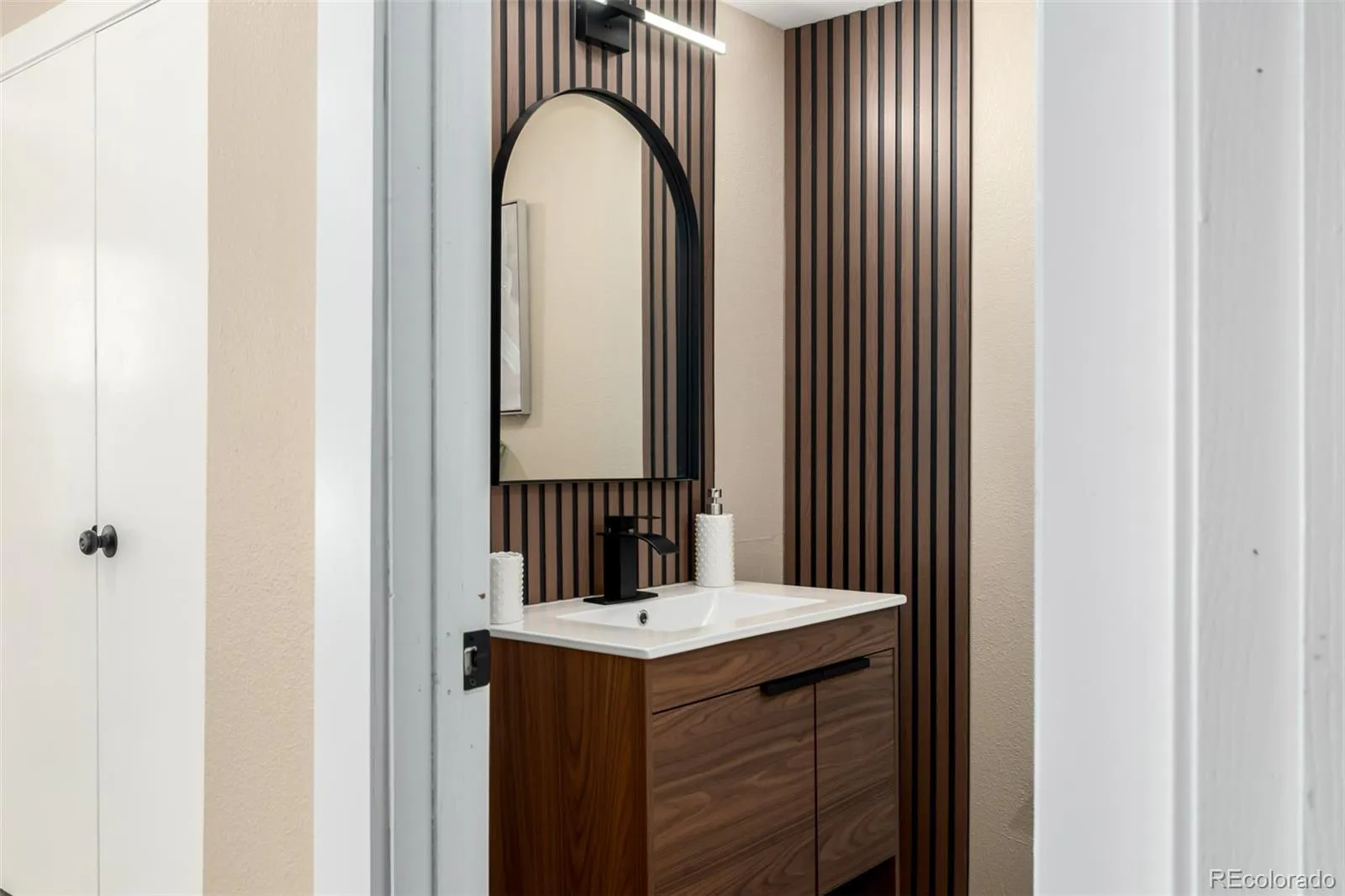 17053 E Tennessee Drive #104 Aurora CO 80017 MLS #REC7003971 05222026000149 1600 14