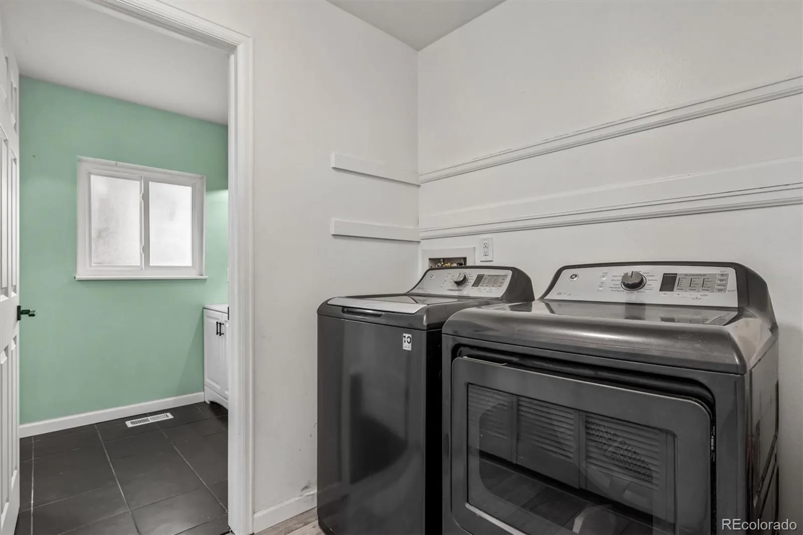 2003 S Idalia Street Aurora CO 80013 | MLS #REC7004180 07262026174405 1600 15
