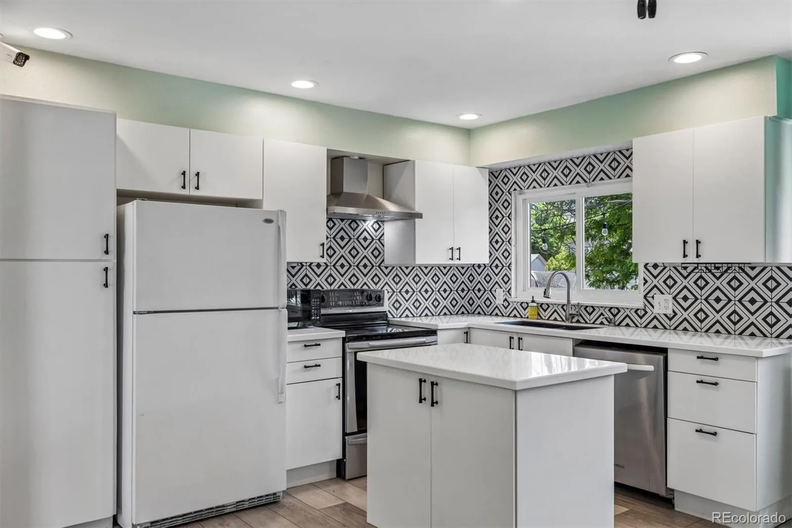 2003 S Idalia Street Aurora CO 80013 | MLS #REC7004180 07262026174405 1600 6
