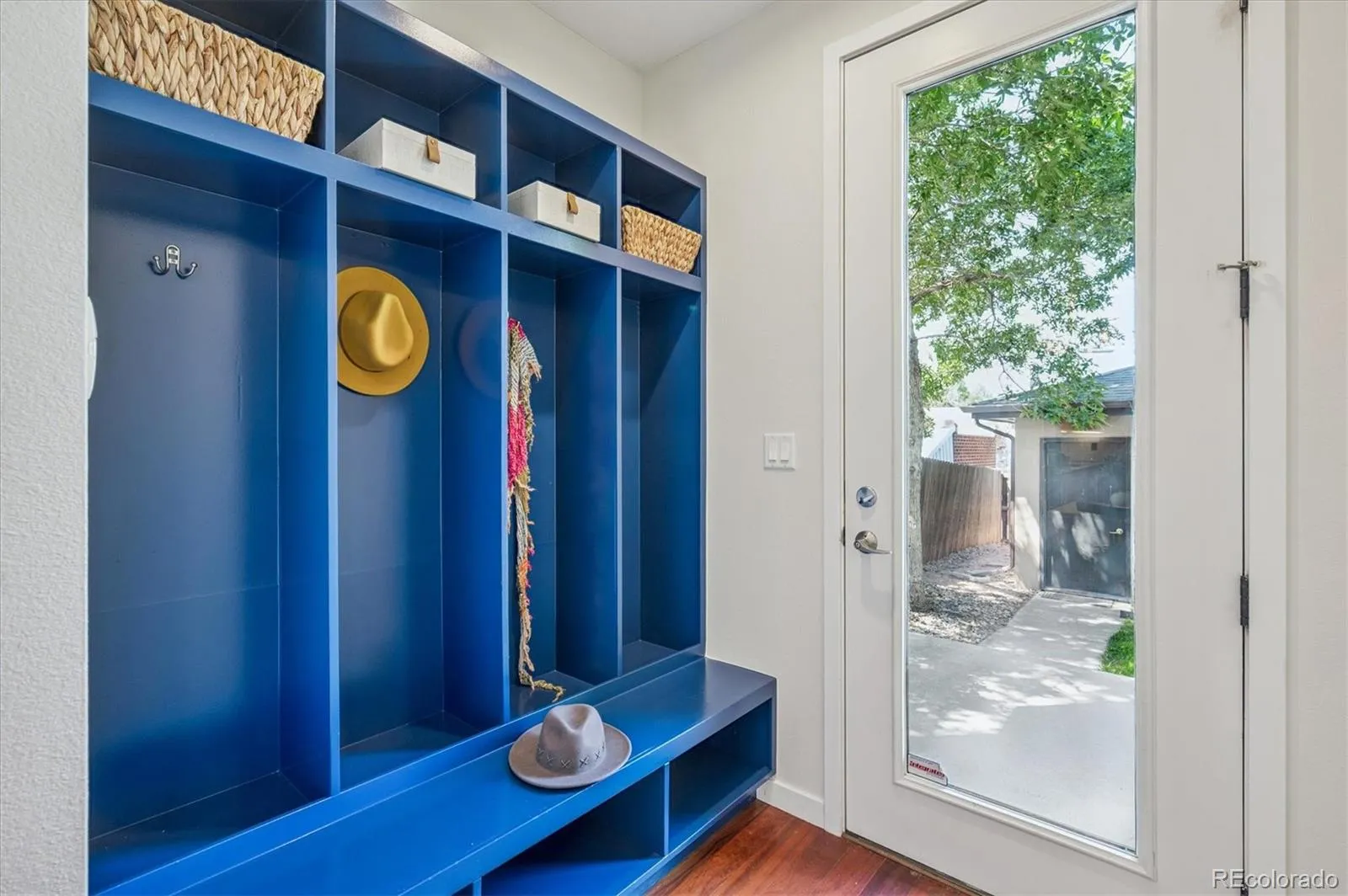 04162026163703 1600 10