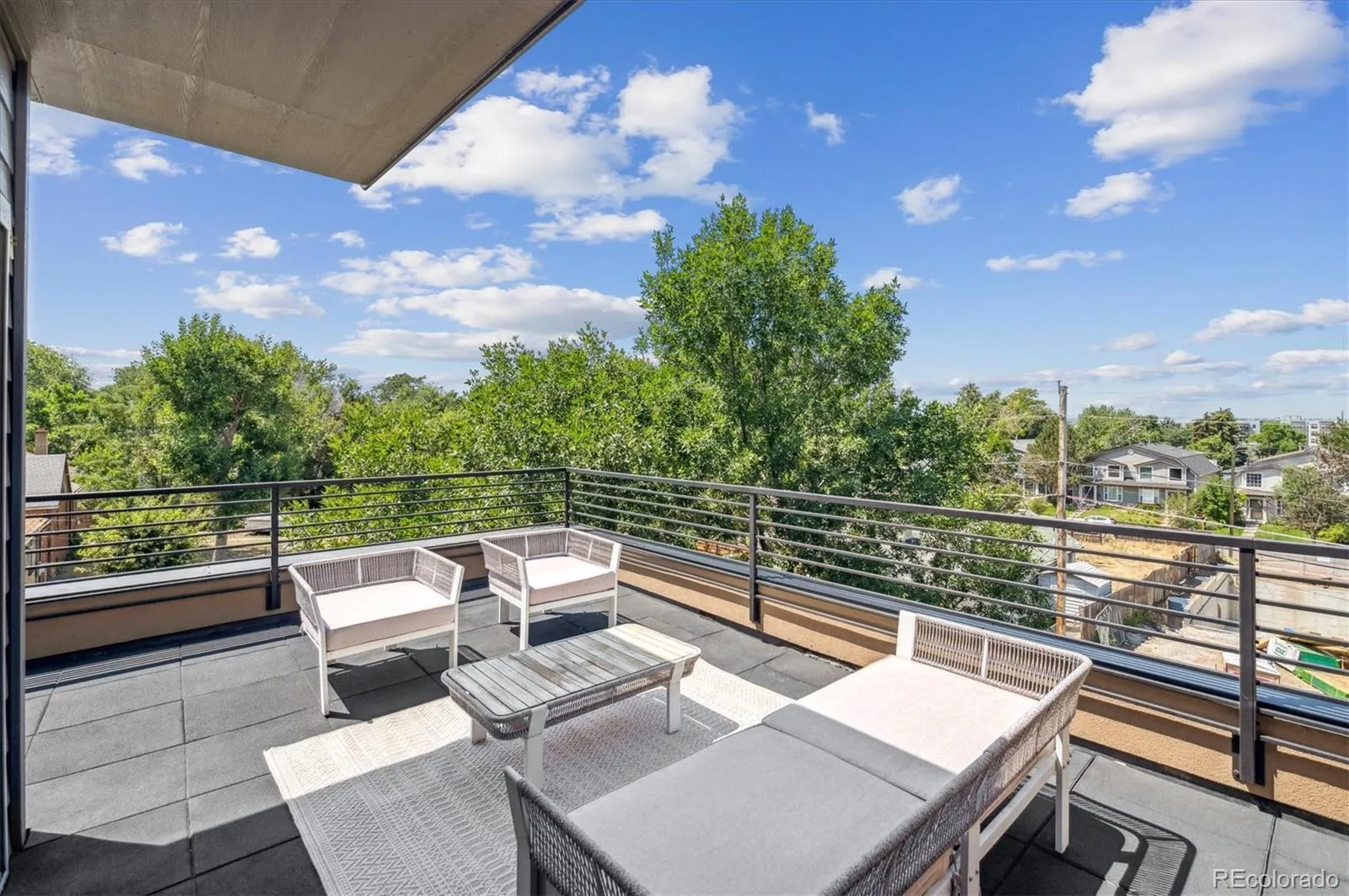 04162026163703 1600 22