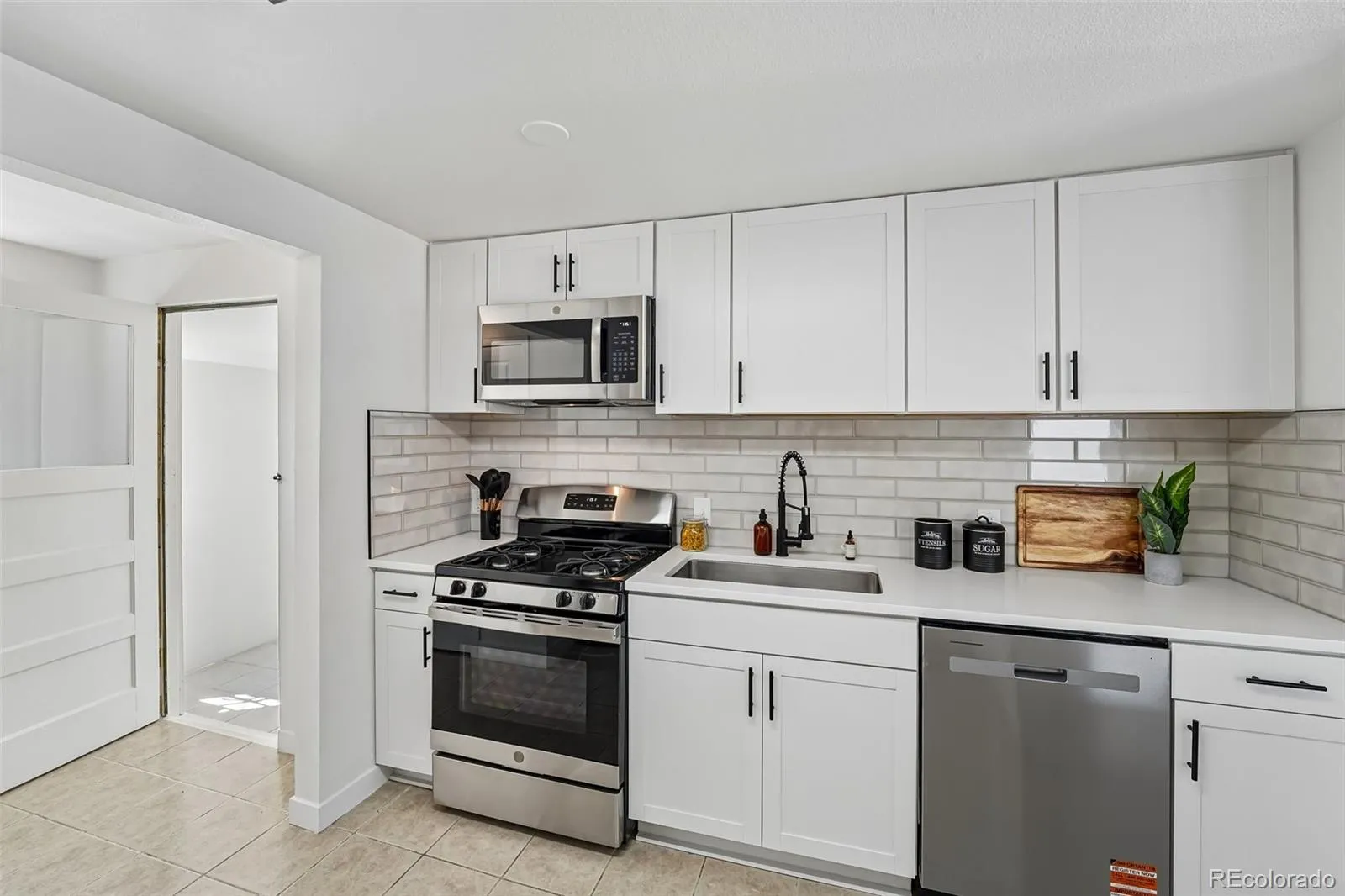 6900 W 55th Place Arvada CO 80002 MLS #REC7005896 05142026125046 1600 10