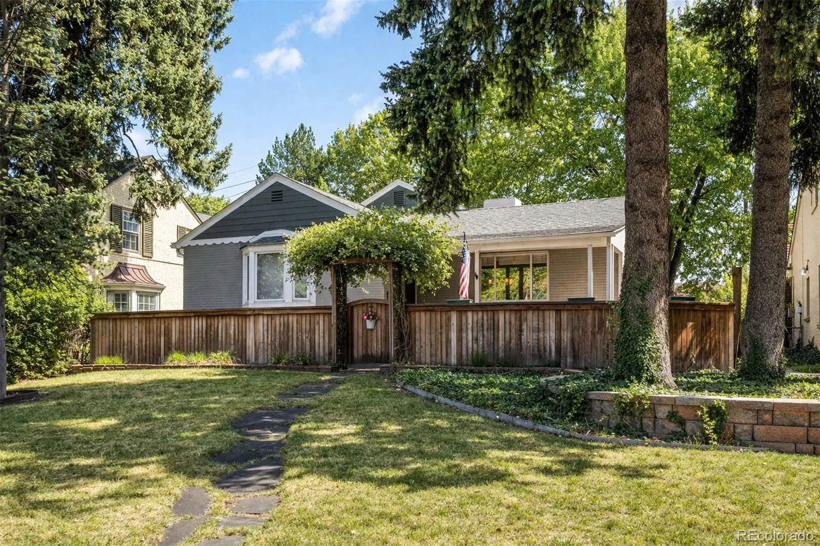 1130 N Monaco Parkway Denver CO 80224 MLS #REC7008247 05202026195201 1600 1