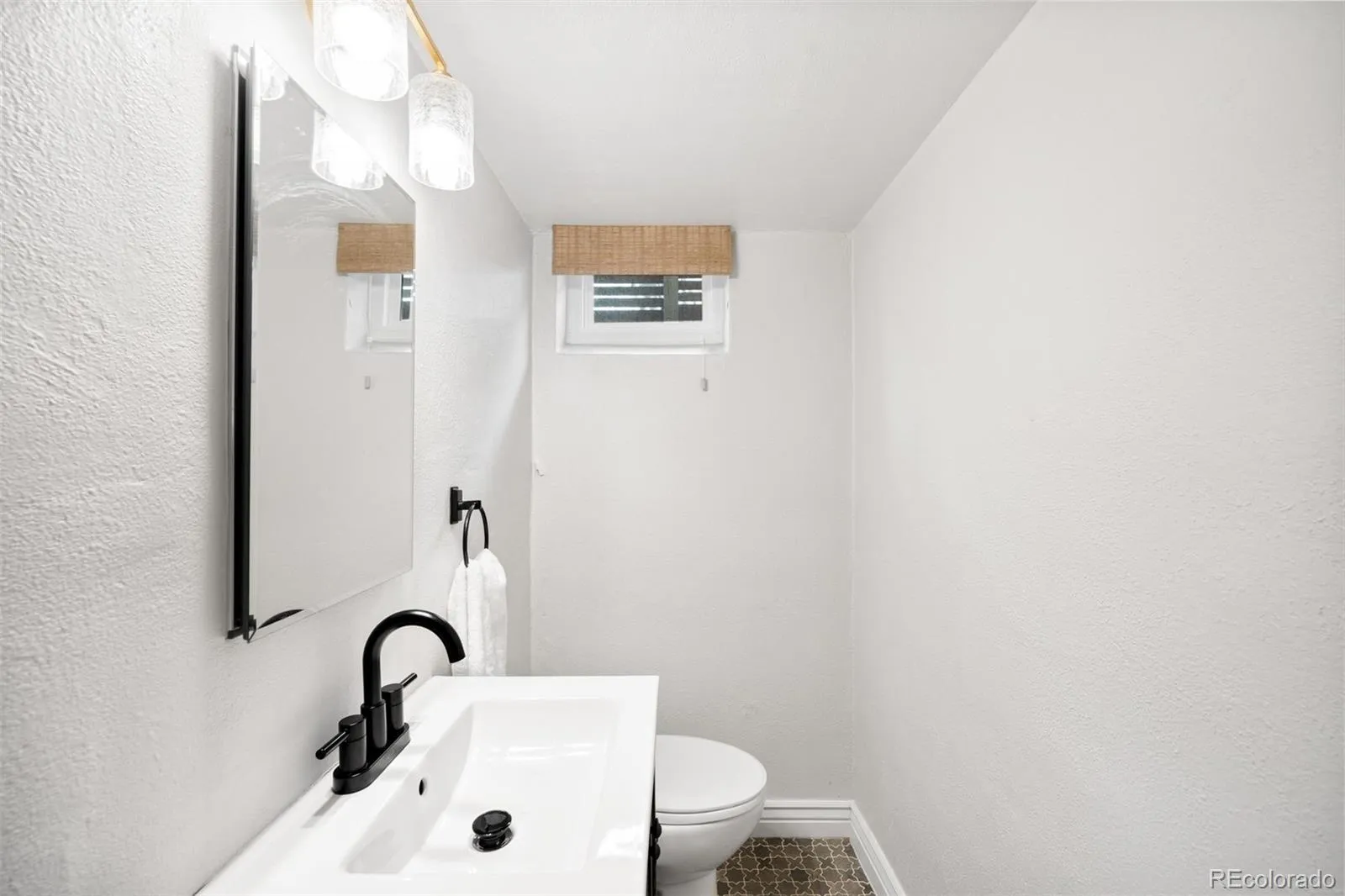 1130 N Monaco Parkway Denver CO 80224 MLS #REC7008247 05202026195201 1600 24