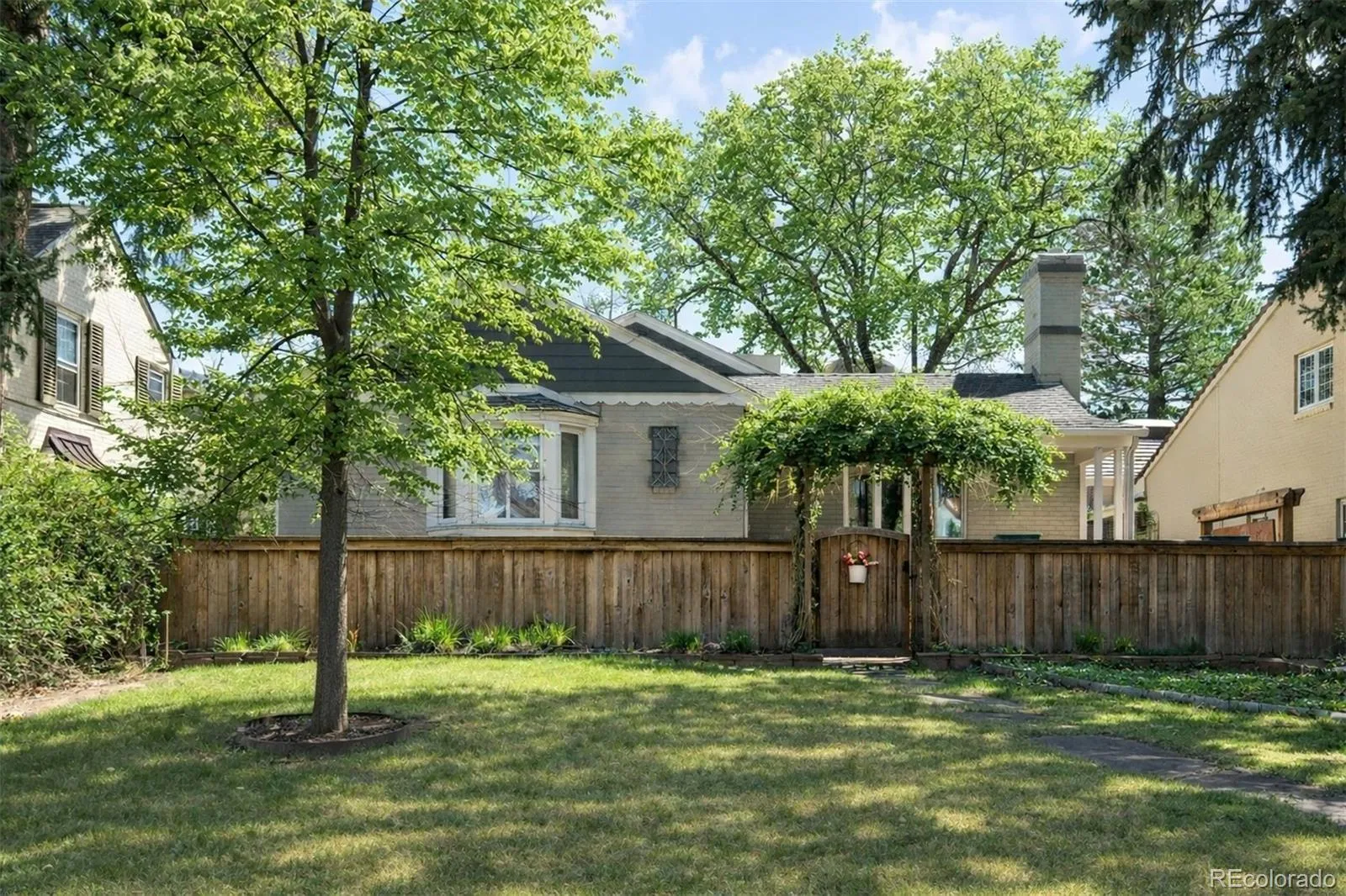 1130 N Monaco Parkway Denver CO 80224 MLS #REC7008247 05202026195201 1600 31