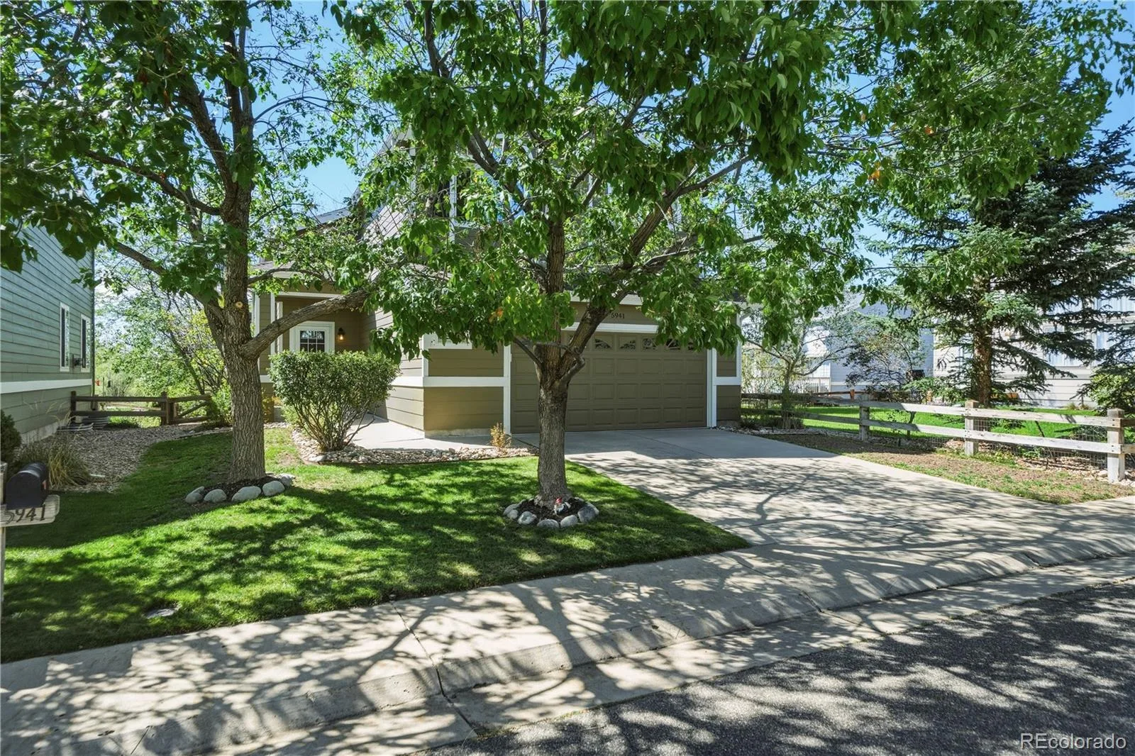 5941 S Waco Street Aurora CO 80016 | MLS #REC7008389 09042026190047 1600 2