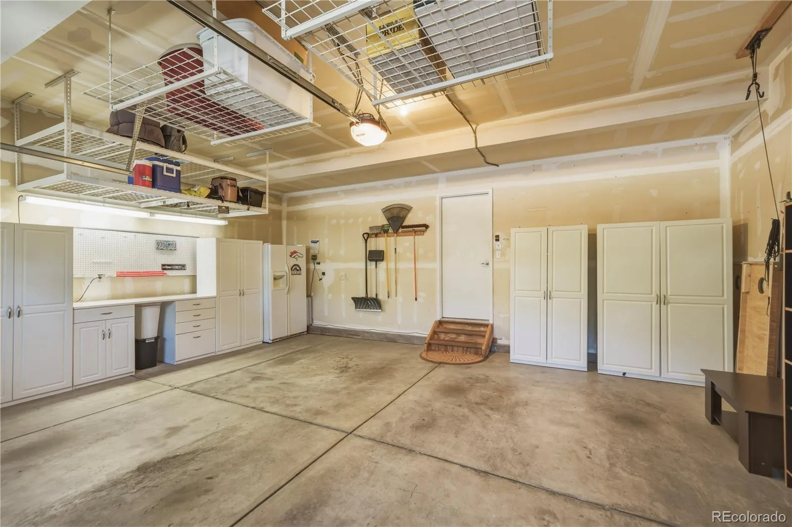 5941 S Waco Street Aurora CO 80016 | MLS #REC7008389 09042026190047 1600 39