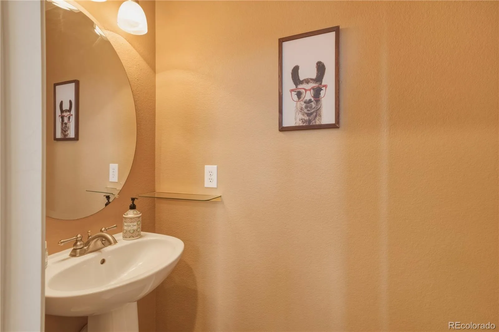5941 S Waco Street Aurora CO 80016 | MLS #REC7008389 09042026190047 1600 41