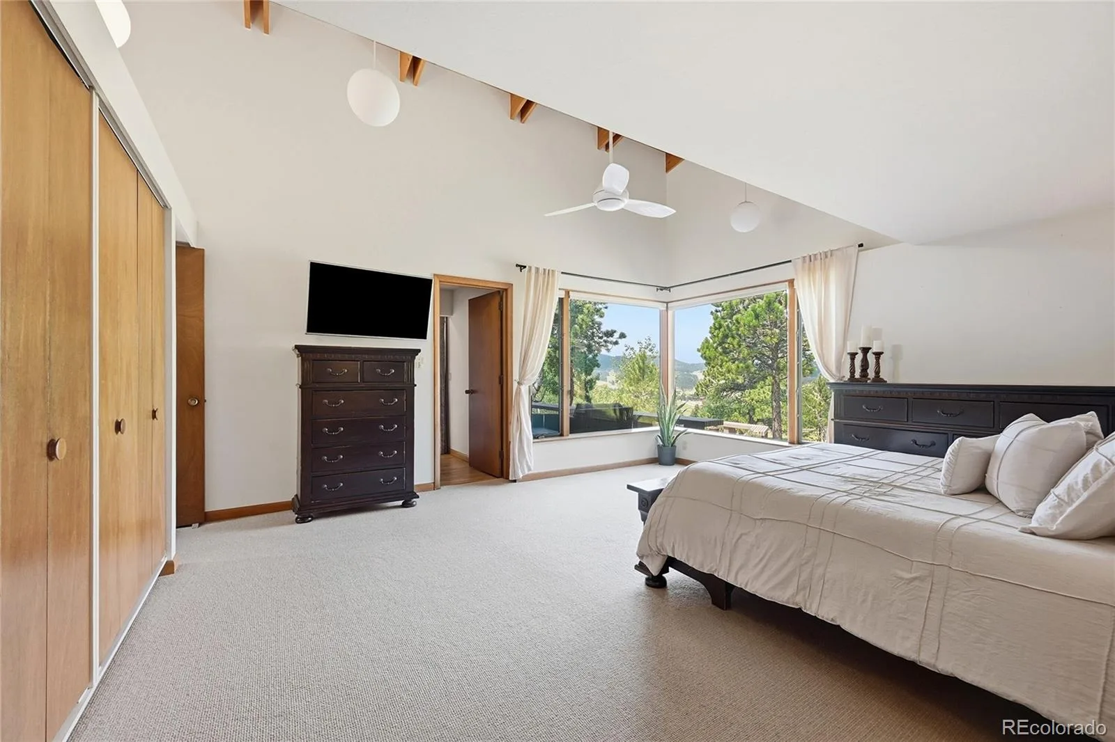 32042 Horseshoe Drive Evergreen CO 80439 | MLS #REC7009087 08072026165948 1600 26