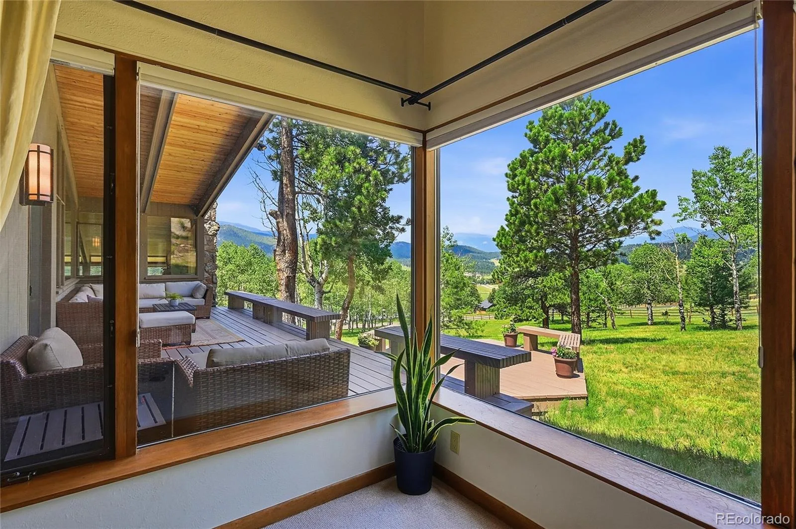 32042 Horseshoe Drive Evergreen CO 80439 | MLS #REC7009087 08072026165948 1600 27