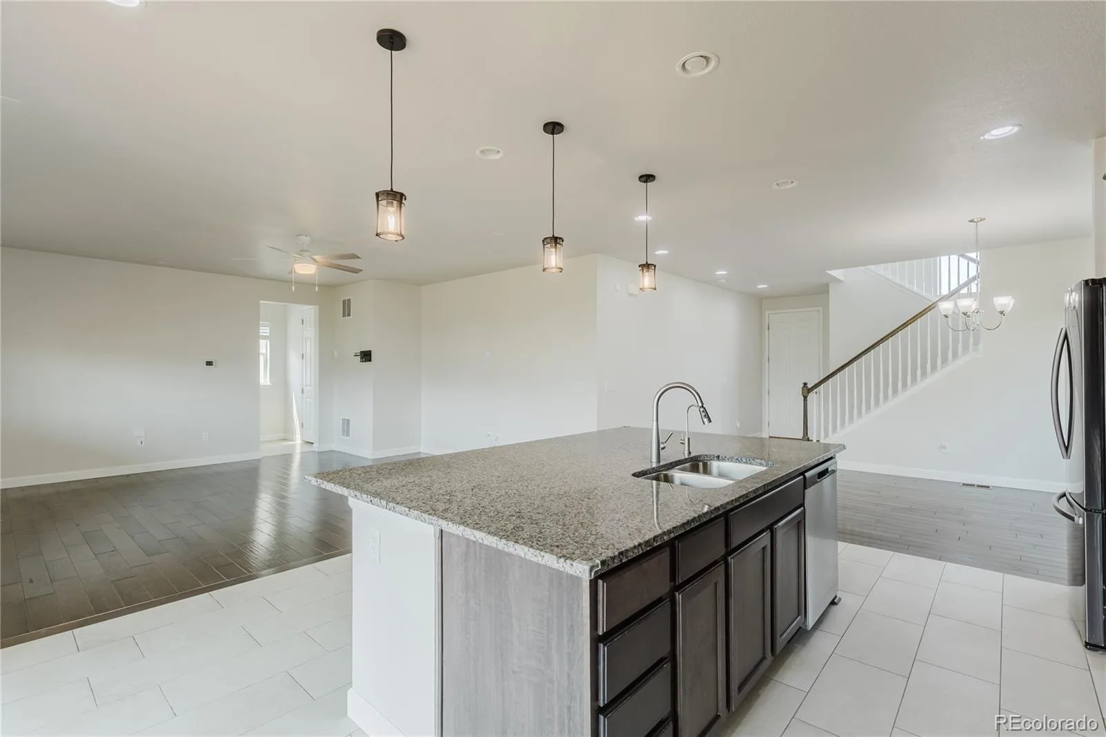 22691 E Narrowleaf Circle Aurora CO 80016 | MLS #REC7011860 08312026201624 1600 13
