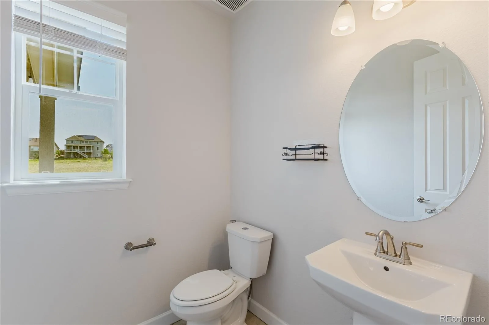 22691 E Narrowleaf Circle Aurora CO 80016 | MLS #REC7011860 08312026201624 1600 16