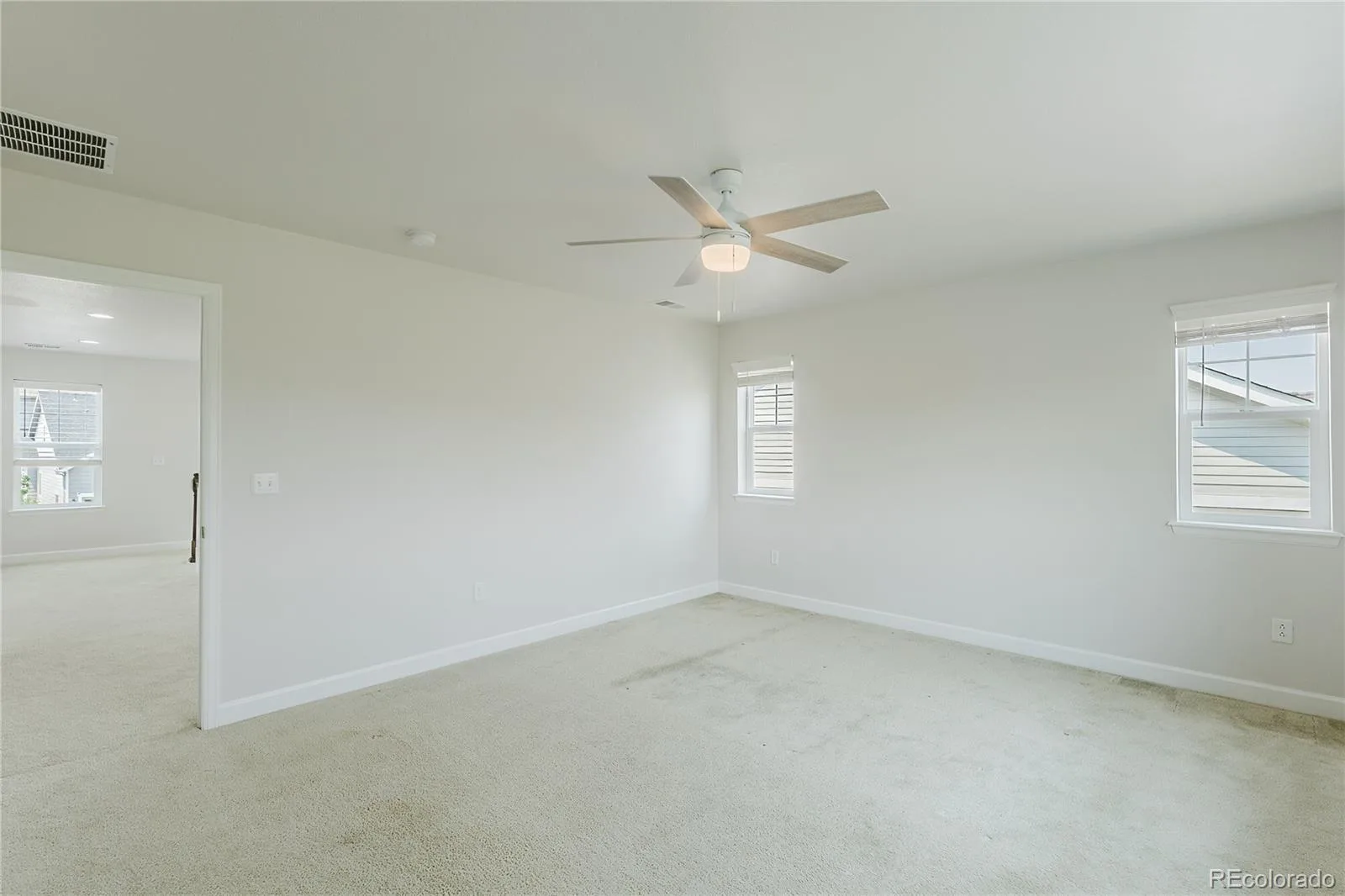 22691 E Narrowleaf Circle Aurora CO 80016 | MLS #REC7011860 08312026201624 1600 27