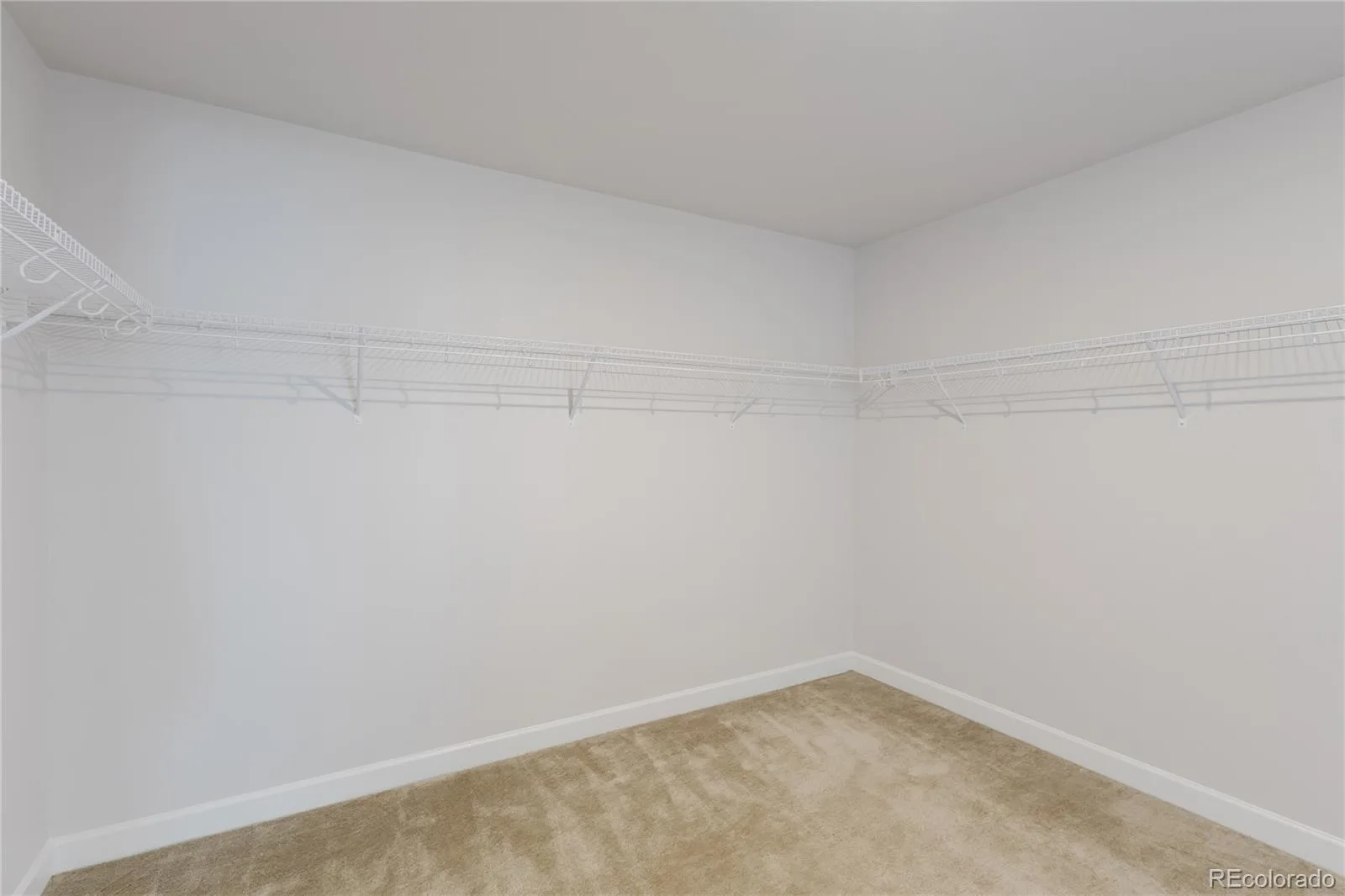 22691 E Narrowleaf Circle Aurora CO 80016 | MLS #REC7011860 08312026201624 1600 30