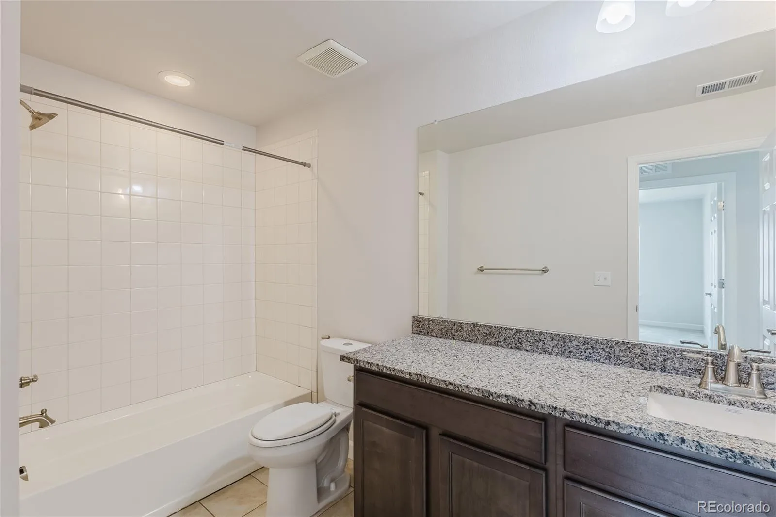 22691 E Narrowleaf Circle Aurora CO 80016 | MLS #REC7011860 08312026201624 1600 31