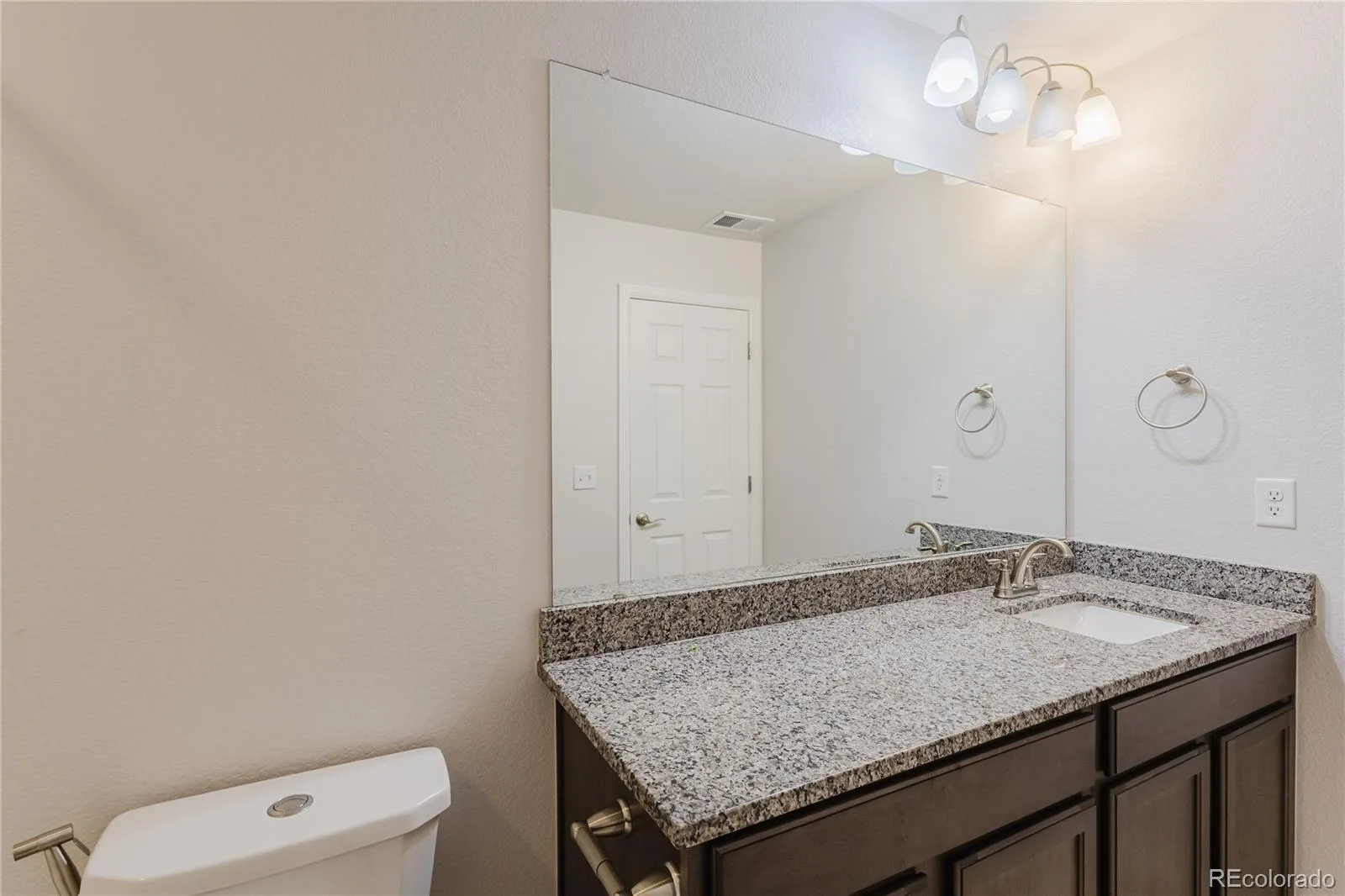 22691 E Narrowleaf Circle Aurora CO 80016 | MLS #REC7011860 08312026201624 1600 32