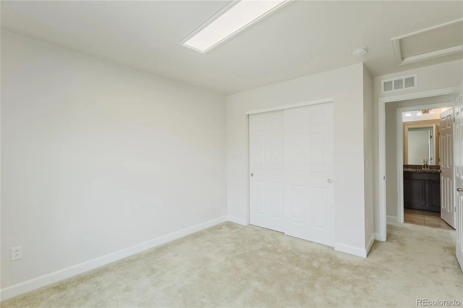 22691 E Narrowleaf Circle Aurora CO 80016 | MLS #REC7011860 08312026201624 1600 33