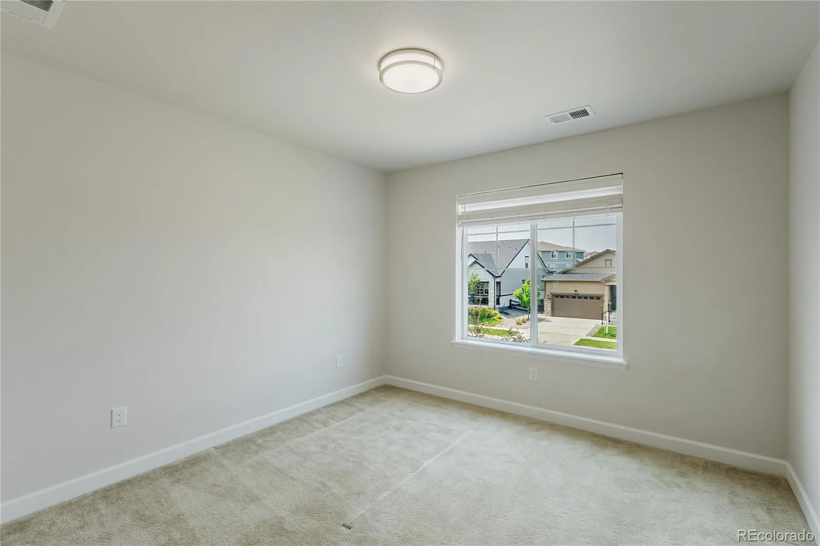 22691 E Narrowleaf Circle Aurora CO 80016 | MLS #REC7011860 08312026201624 1600 36
