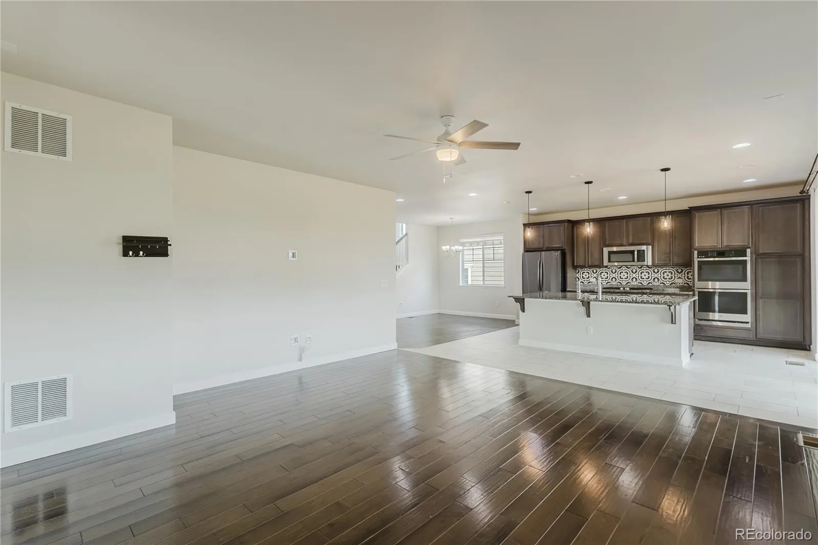 22691 E Narrowleaf Circle Aurora CO 80016 | MLS #REC7011860 08312026201624 1600 9