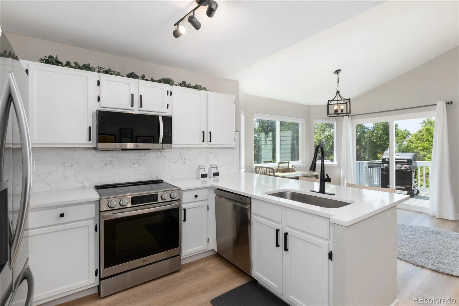 9561 Brentford Drive Littleton CO 80130 MLS #REC7018783 06252026013054 1600 22