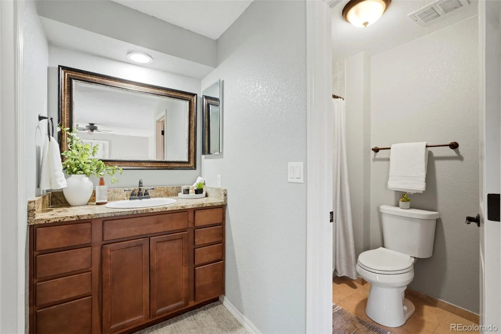 17238 E Berry Place Aurora CO 80015 | MLS #REC7021879 10092026021656 1600 29