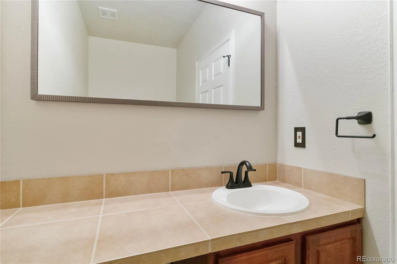 13942 E Princeton Place #C Aurora CO 80014 | MLS #REC7021975 06102026181851 1600 35