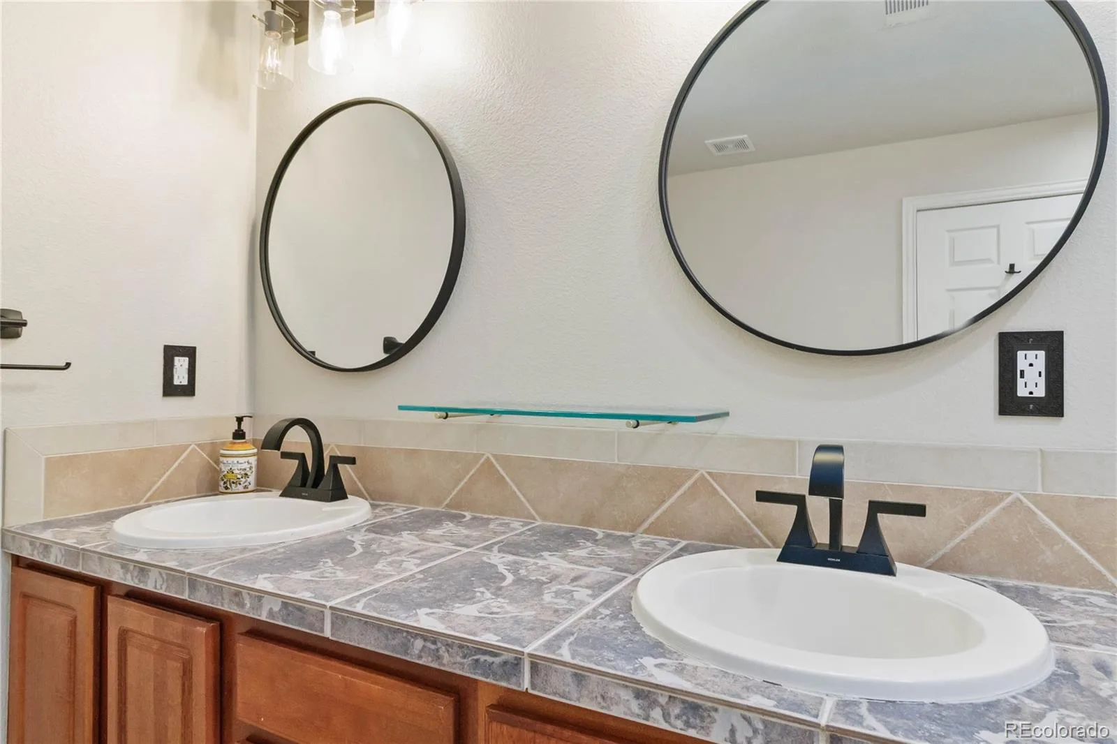 13942 E Princeton Place #C Aurora CO 80014 | MLS #REC7021975 06102026181851 1600 37