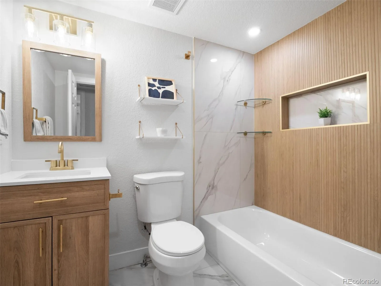 1551 S Univeristy Boulevard Denver CO 80210 MLS #REC7023467 05032026000939 1600 22