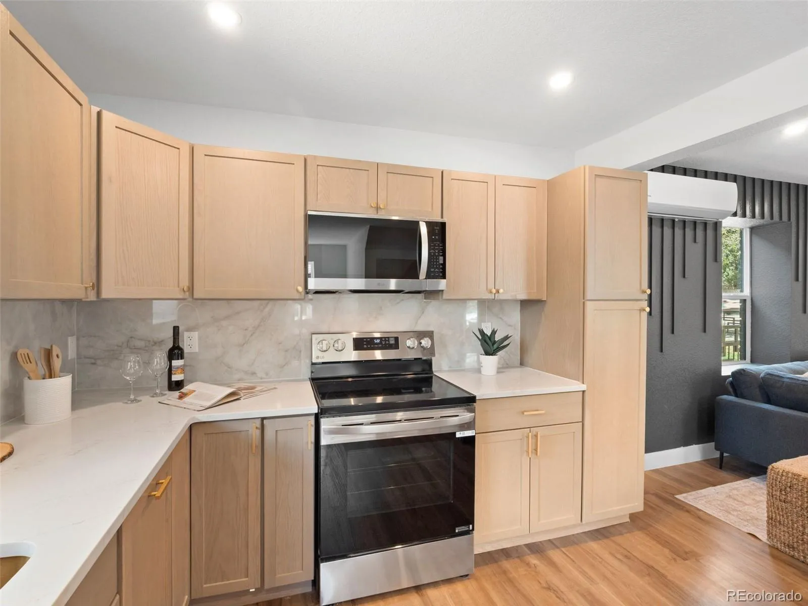 1551 S Univeristy Boulevard Denver CO 80210 MLS #REC7023467 05032026000939 1600 8