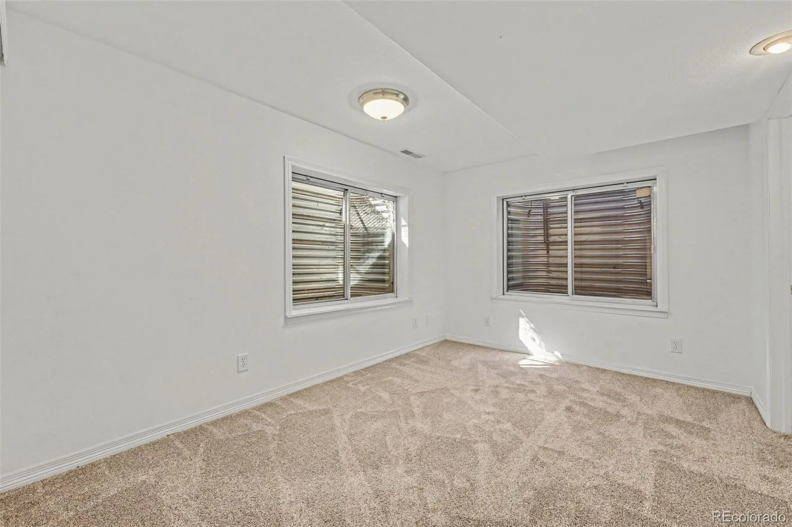 10617 Clarke Farms Drive Parker CO 80134 MLS #REC7024921 06082026234537 1600 41