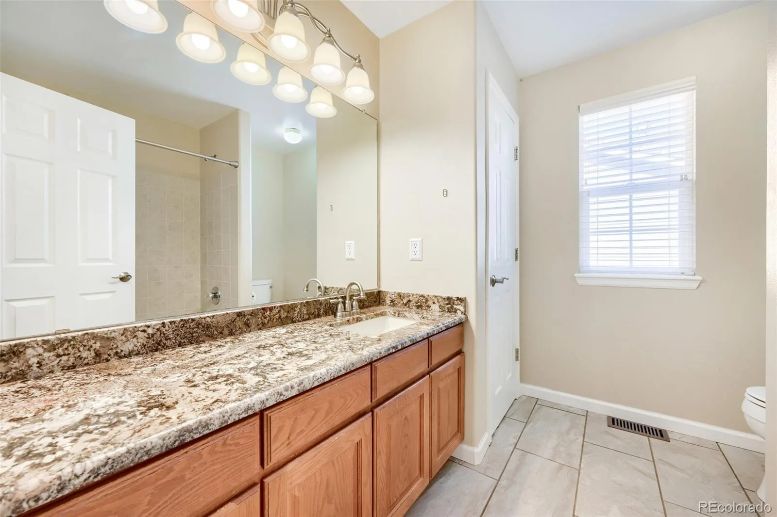 20502 E Union Avenue Aurora CO 80015 | MLS #REC7027892 08072026161952 1600 26