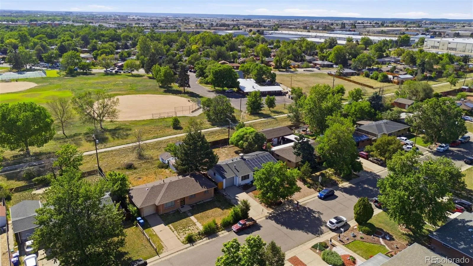 3137 Ursula Street Aurora CO 80011 MLS #REC7029968 06172026162607 1600 37