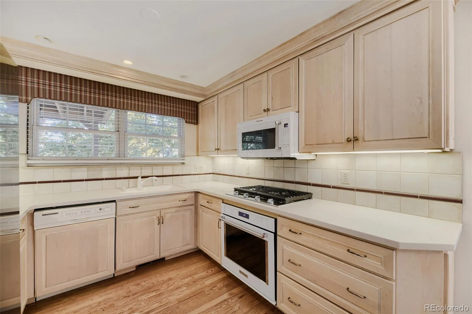 6018 E Briarwood Circle Englewood CO 80112 MLS #REC7031993 06132026200747 1600 4