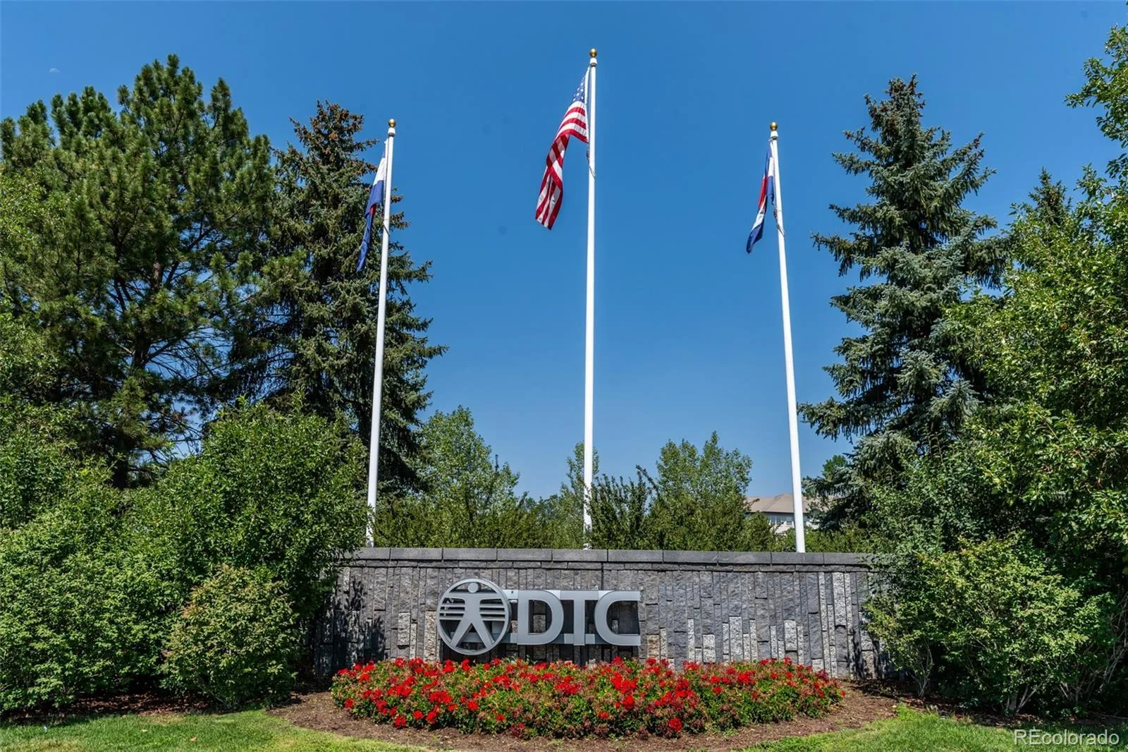4885 S Monaco Street #206 Denver CO 80237 | MLS #REC7033188 08302026184835 1600 42