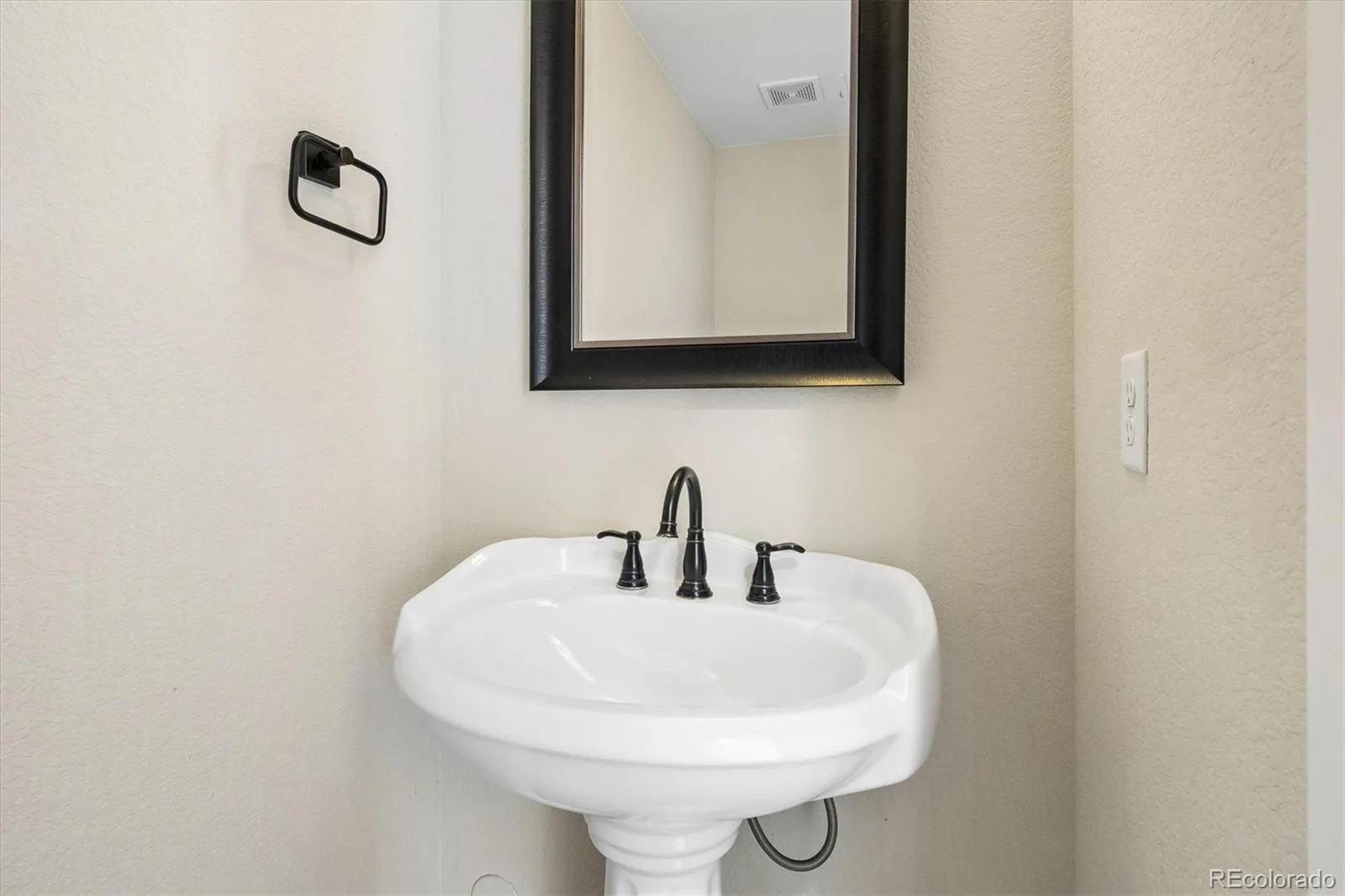 2235 S Cherokee Street Denver CO 80223 | MLS #REC7033490 08052026041349 1600 19