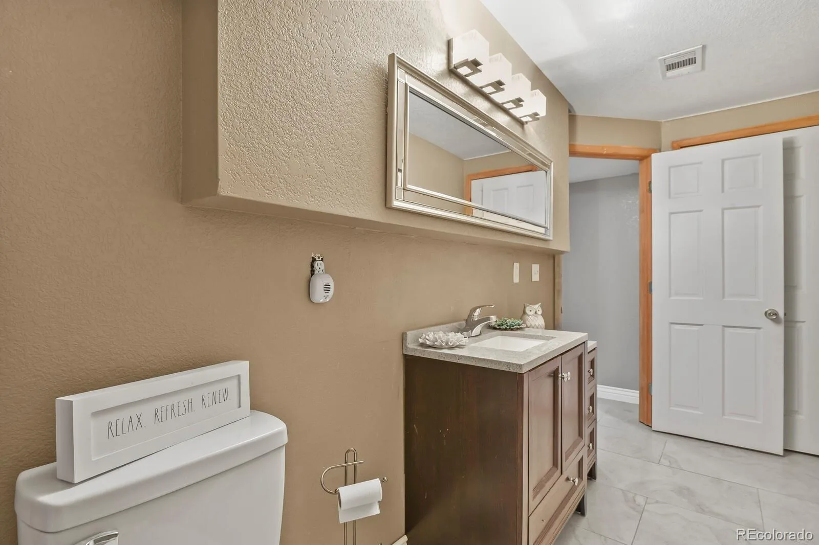 882 S 14th Avenue Brighton CO 80601 | MLS #REC7034503 07302026140813 1600 37