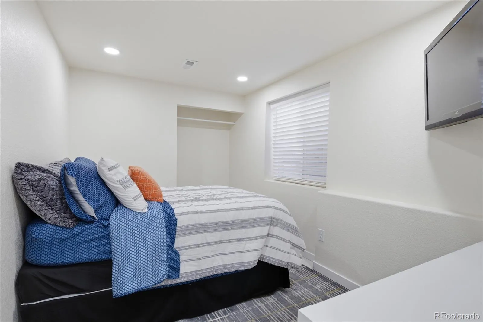 04172026185702 1600 35