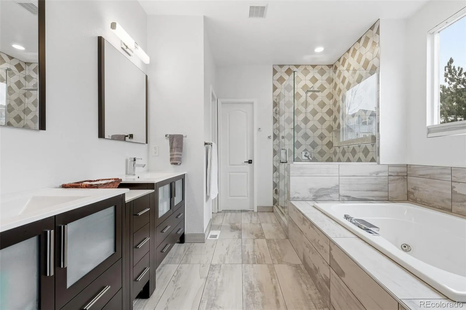 04152026192005 1600 4