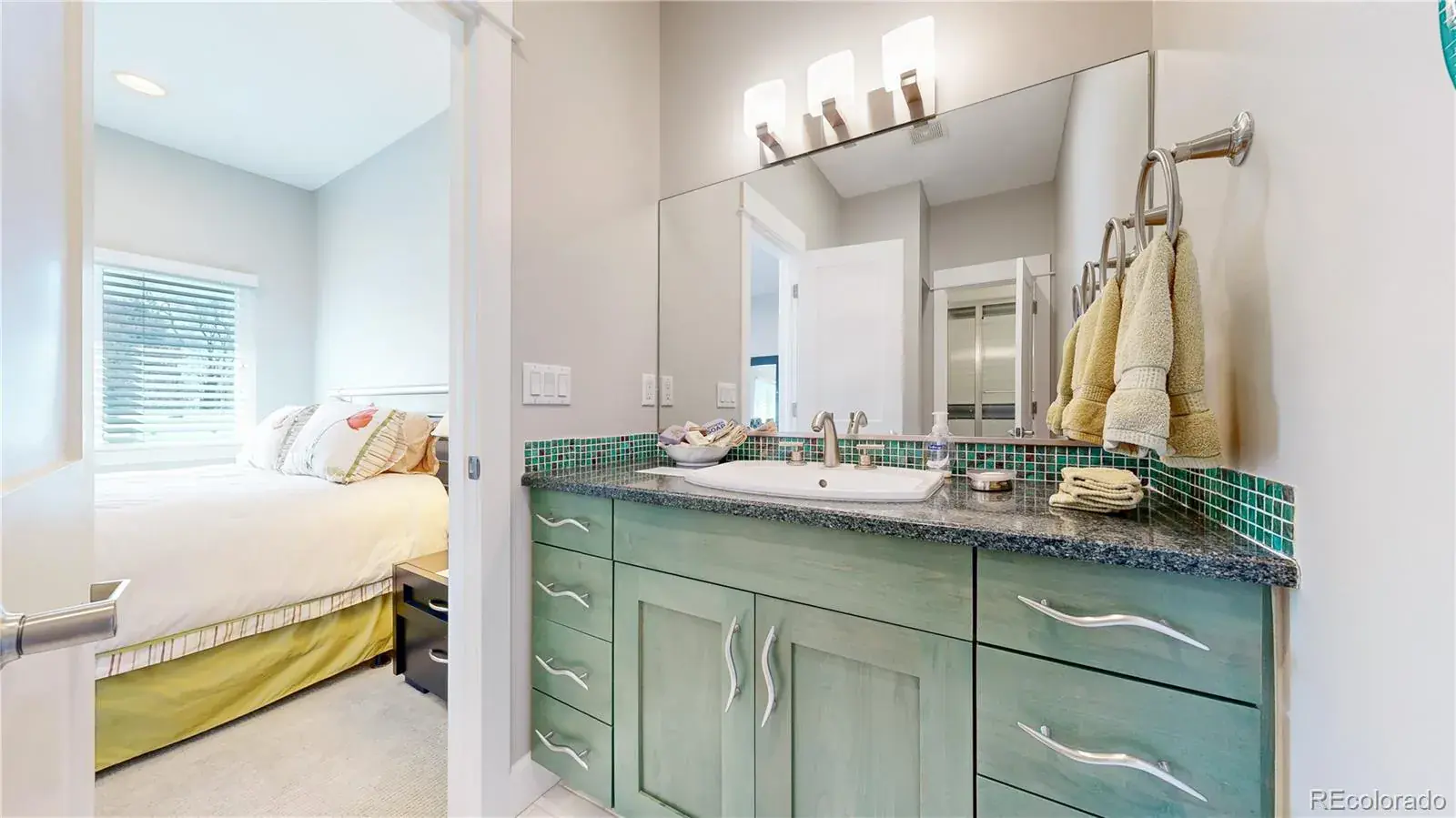 03052026155952 1600 35