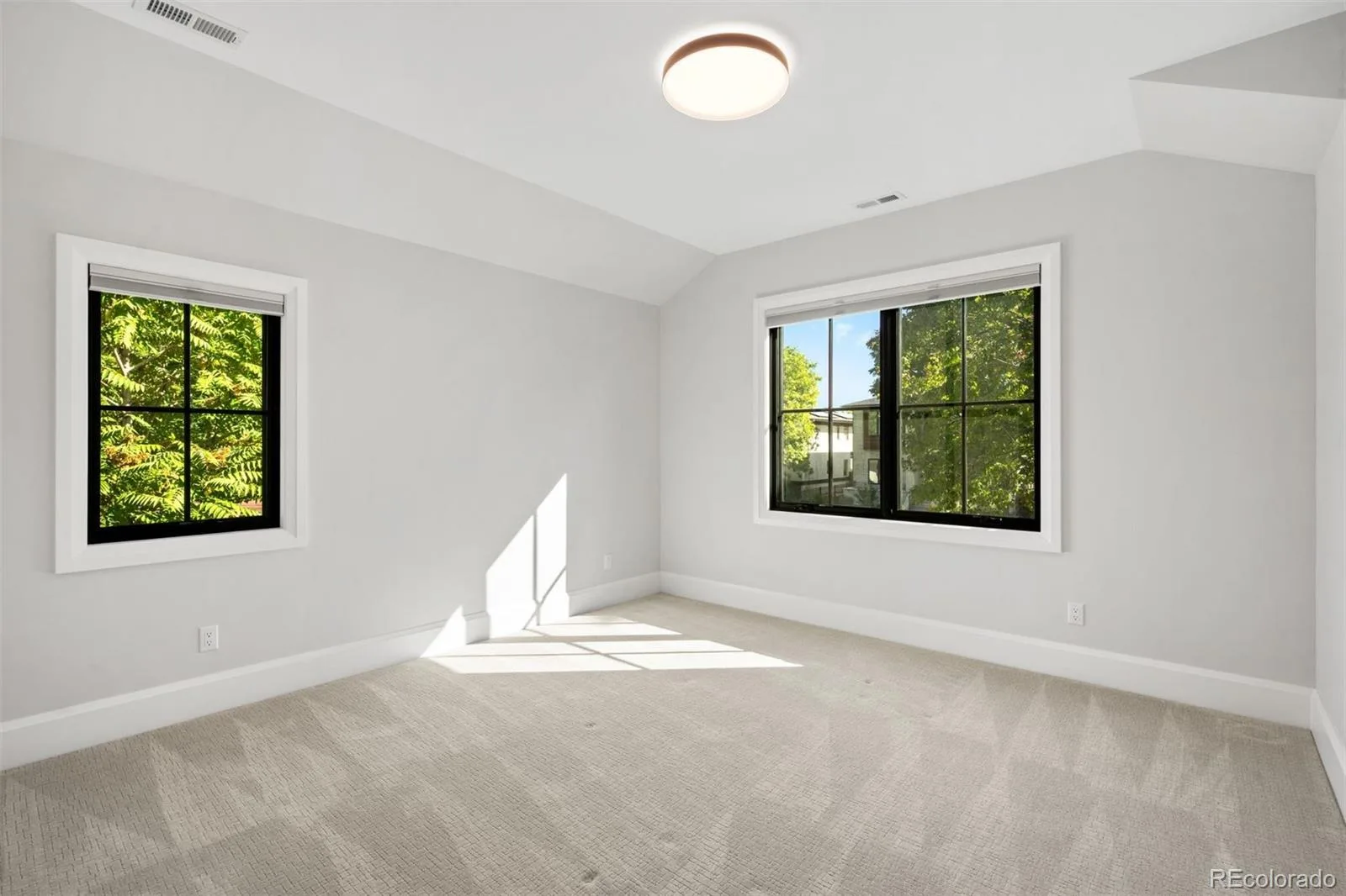 1295 S Garfield Street Denver CO 80210 | MLS #REC7039945 10122026222737 1600 18