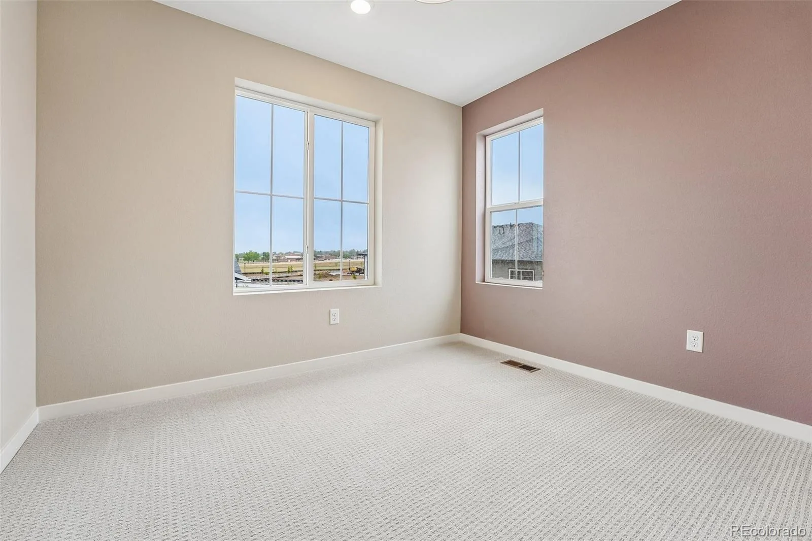 8648 King Street Westminster CO 80031 MLS #REC7040433 07092026193035 1600 33
